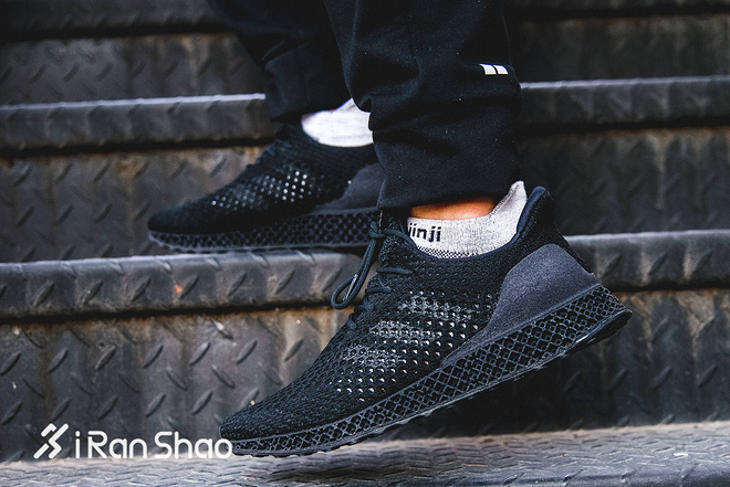 Weekly Gear |  近看adidas 3D Runner 这双炒至3000美元的跑鞋