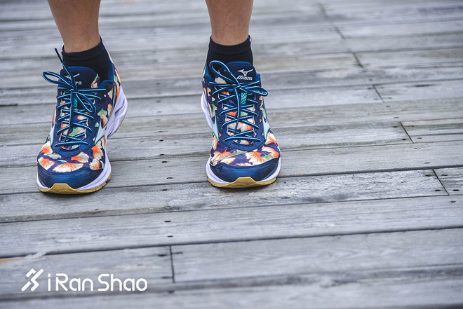 跑鞋 | Mizuno Wave Rider 20 出色脚感 历代最优