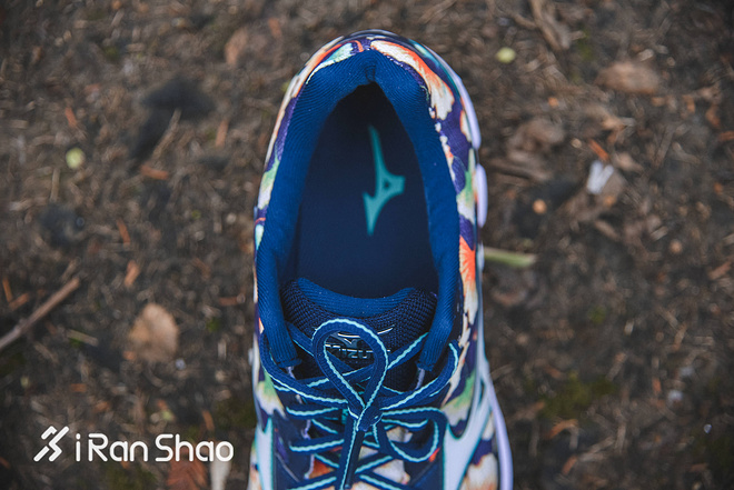 跑鞋 | Mizuno Wave Rider 20 出色脚感 历代最优