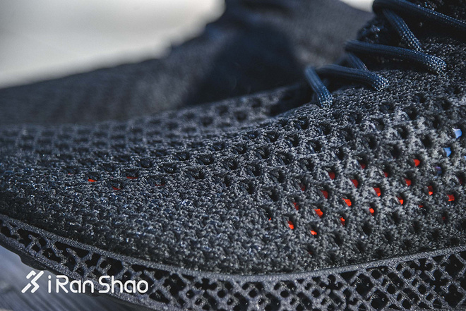 Weekly Gear |  近看adidas 3D Runner 这双炒至3000美元的跑鞋