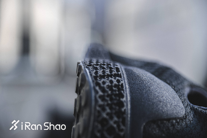 Weekly Gear |  近看adidas 3D Runner 这双炒至3000美元的跑鞋