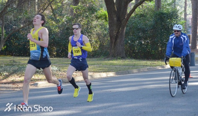 人物 | 马拉松跑最快的美国医生：全马215 半马105