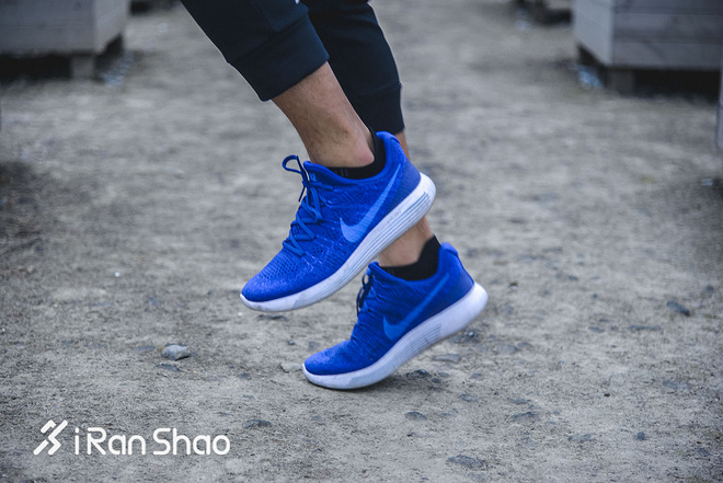 跑鞋 | 脚底加上弹簧脚背戴上枷锁 Nike LunarEpic Low Flyknit 2深度评测