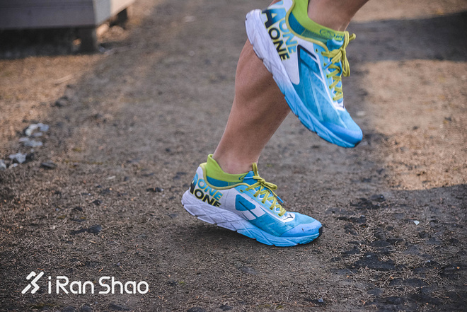 跑鞋 | HOKA ONE ONE Tracer 告别厚底 拥抱速度