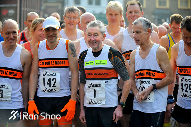 人物 | 他连续奔跑52年39天 这是罗恩希尔的传奇跑步人生