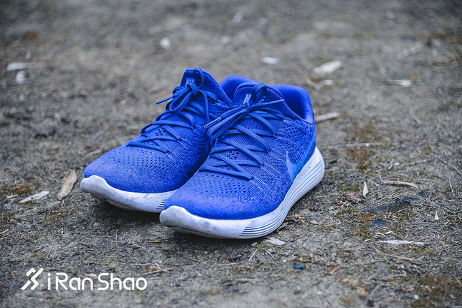 跑鞋 | 脚底加上弹簧脚背戴上枷锁 Nike LunarEpic Low Flyknit 2深度评测