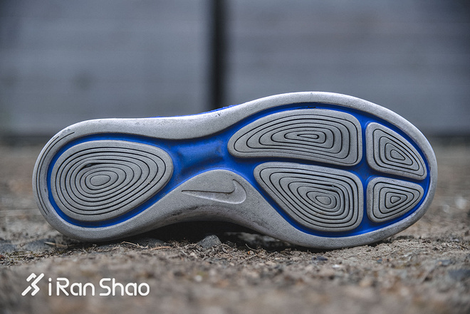 跑鞋 | 脚底加上弹簧脚背戴上枷锁 Nike LunarEpic Low Flyknit 2深度评测