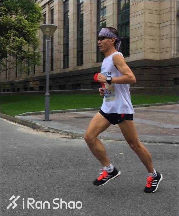 人物 | 全马400线沉浮三年后，他两月内连破330和315