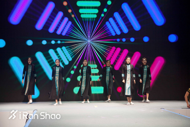 春雨绵绵，这个周末我与深圳的姑娘有约