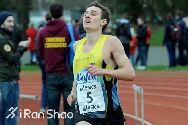 人物 | 马拉松跑最快的美国医生：全马215 半马105