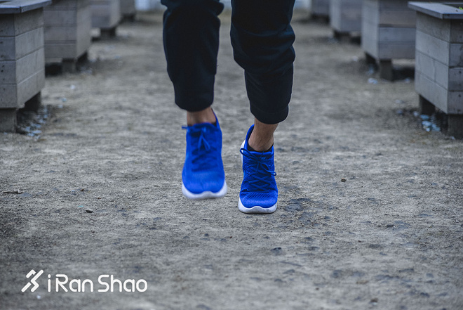 跑鞋 | 脚底加上弹簧脚背戴上枷锁 Nike LunarEpic Low Flyknit 2深度评测