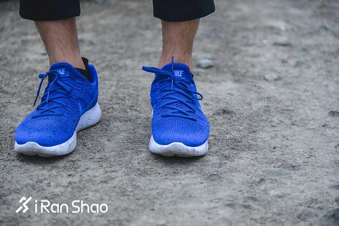 跑鞋 | 脚底加上弹簧脚背戴上枷锁 Nike LunarEpic Low Flyknit 2深度评测