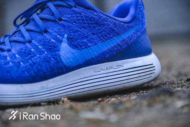 跑鞋 | 脚底加上弹簧脚背戴上枷锁 Nike LunarEpic Low Flyknit 2深度评测