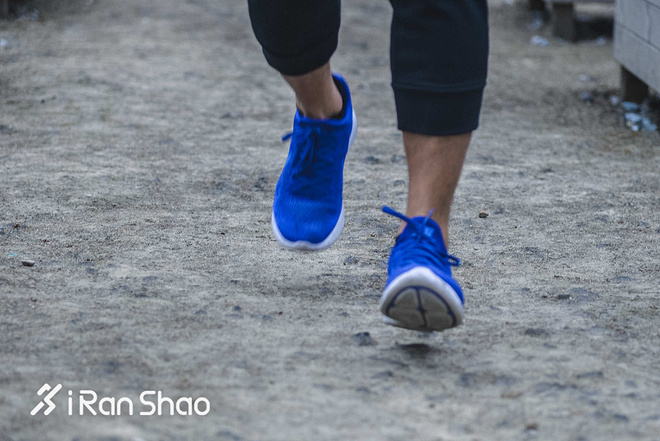 跑鞋 | 脚底加上弹簧脚背戴上枷锁 Nike LunarEpic Low Flyknit 2深度评测