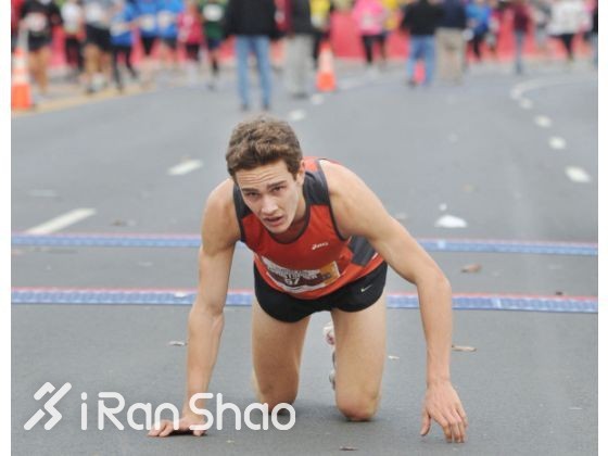 人物 | 马拉松跑最快的美国医生：全马215 半马105