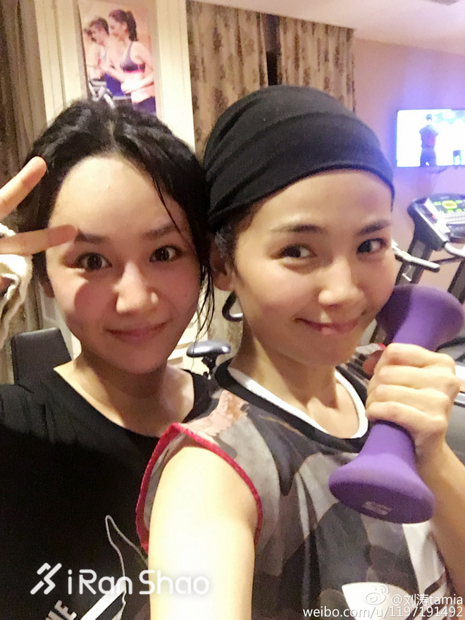 跑步妹子们的最大困惑 到底素颜还是化妆