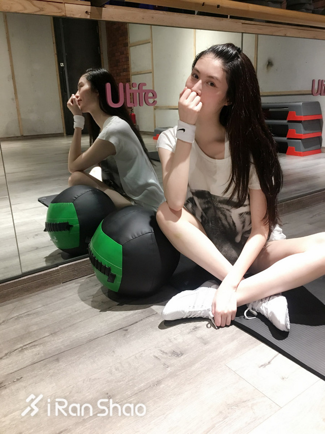 跑步妹子们的最大困惑 到底素颜还是化妆