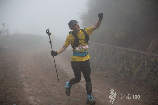 江南100游侠视角——沐浴着绵绵细雨，奔跑在满坡满野的金黄中