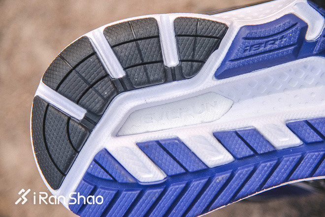 开箱 | Saucony Kinvara 8 & Triumph ISO 3 Everun中底究竟有多强