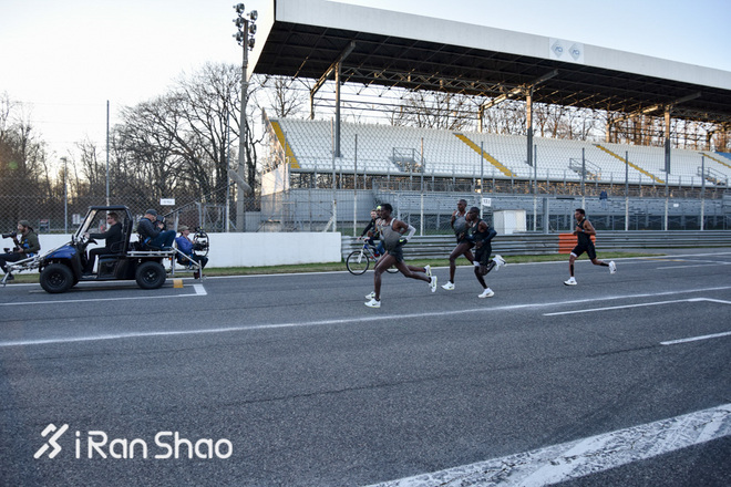 现场 | 意料之外情理之中 直击人类第一次实地测试马拉松破二