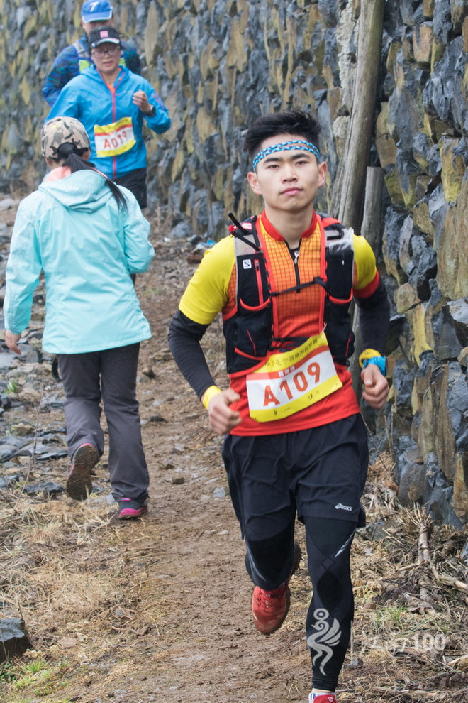 江南100游侠视角——沐浴着绵绵细雨，奔跑在满坡满野的金黄中