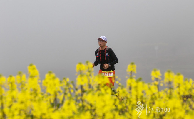 江南100游侠视角——沐浴着绵绵细雨，奔跑在满坡满野的金黄中