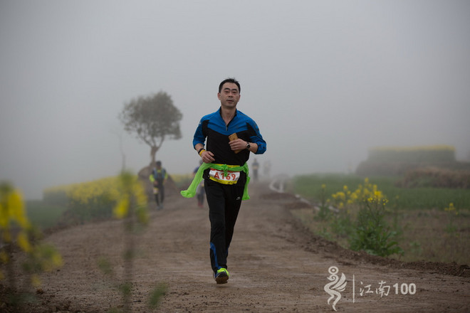 江南100游侠视角——沐浴着绵绵细雨，奔跑在满坡满野的金黄中
