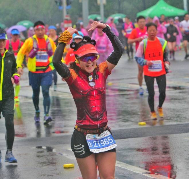 我愿奔向三月的风 浴一回樱花雨——记2017无锡马拉松