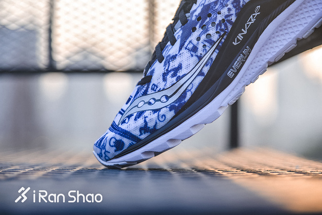 开箱 | Saucony Kinvara 8 & Triumph ISO 3 Everun中底究竟有多强