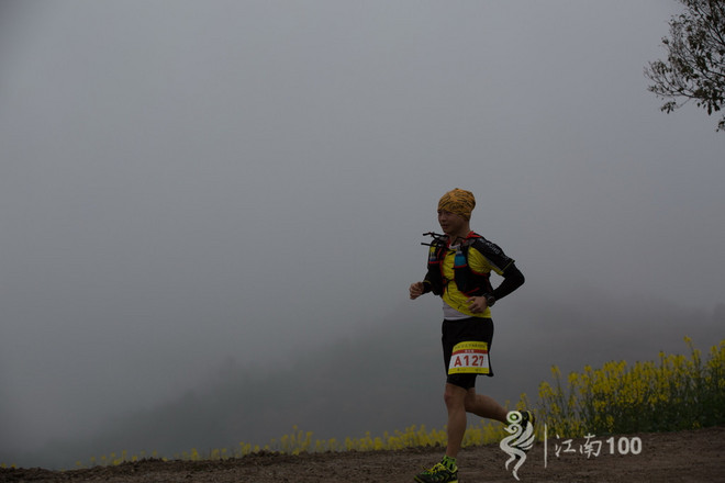 江南100游侠视角——沐浴着绵绵细雨，奔跑在满坡满野的金黄中