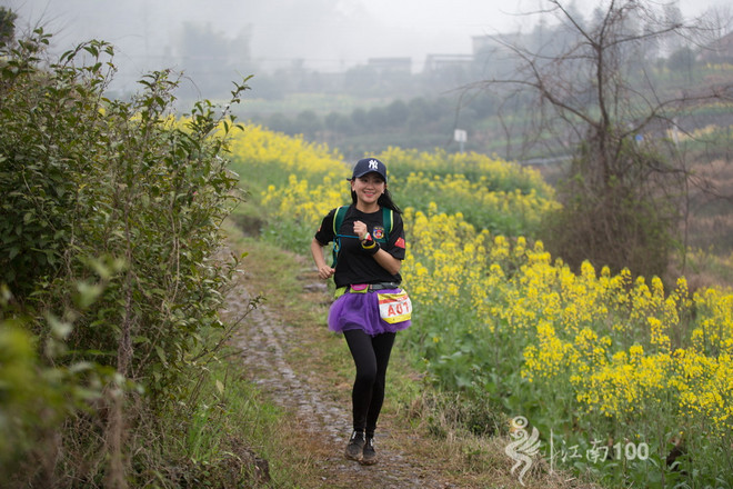 江南100游侠视角——沐浴着绵绵细雨，奔跑在满坡满野的金黄中