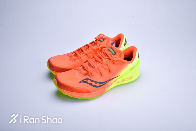 开箱 | Saucony Freedom ISO 一双拼材料的跑鞋