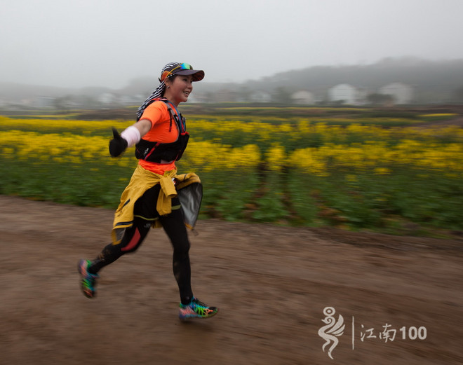 江南100游侠视角——沐浴着绵绵细雨，奔跑在满坡满野的金黄中