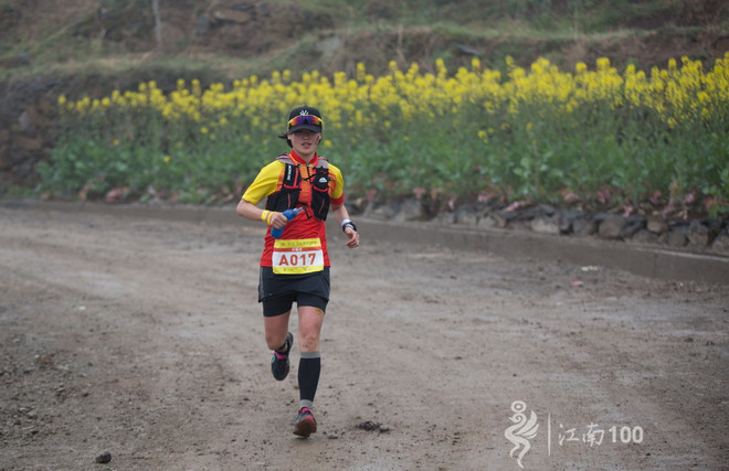 江南100游侠视角——沐浴着绵绵细雨，奔跑在满坡满野的金黄中