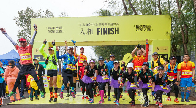 江南100游侠视角——沐浴着绵绵细雨，奔跑在满坡满野的金黄中