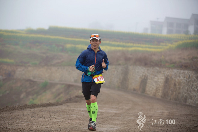 江南100游侠视角——沐浴着绵绵细雨，奔跑在满坡满野的金黄中