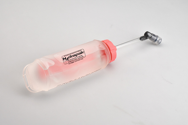 开箱 | 想知道越野甜心Stephanie背过的水包Nathan VaporHowe是什么味儿吗？