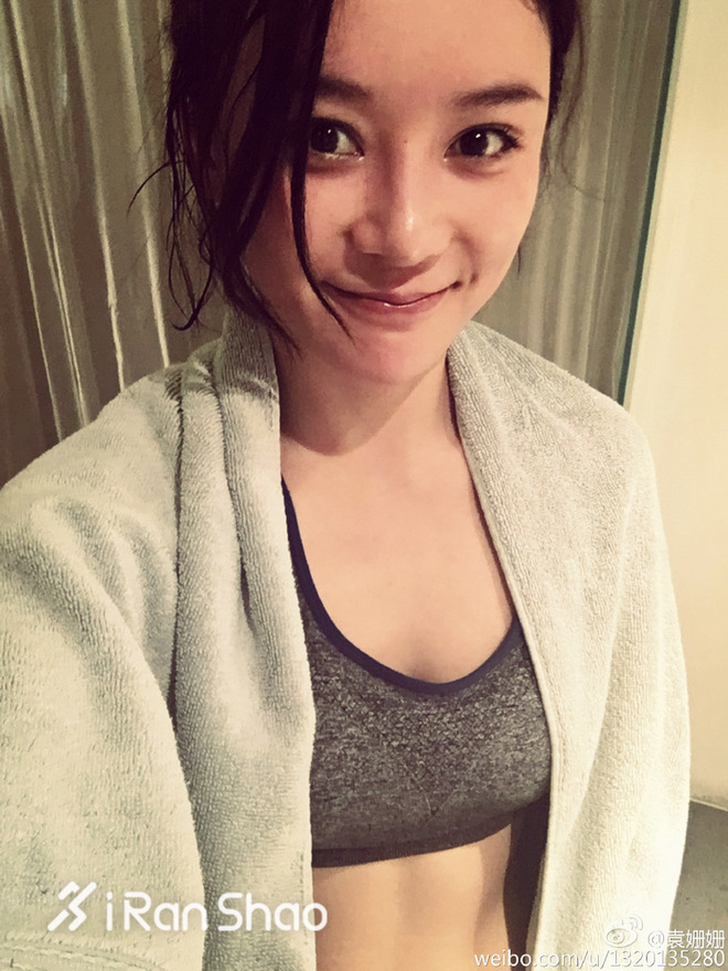 热点 | 马甲线女王袁姗姗 被群嘲后靠“炫腹”转型