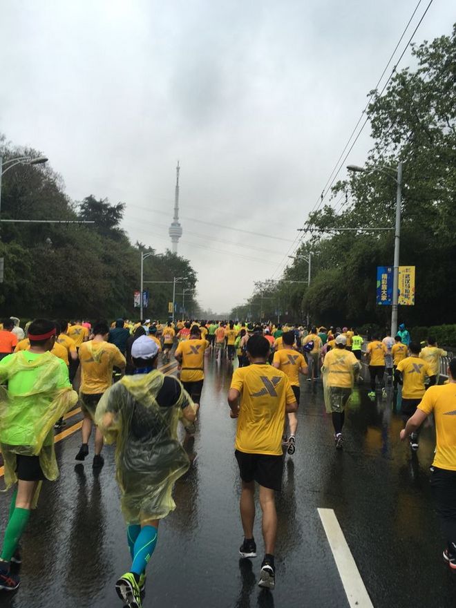 每个在外漂泊的人，都有一个渴望回去的故乡——纪念我的首次“汉马”