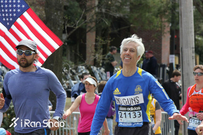 波士顿马拉松 | 独角兽指引下的名人们