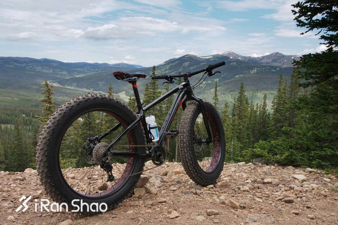 开箱 | Under Armour Fat Tire 2 把越野轮胎穿在脚上