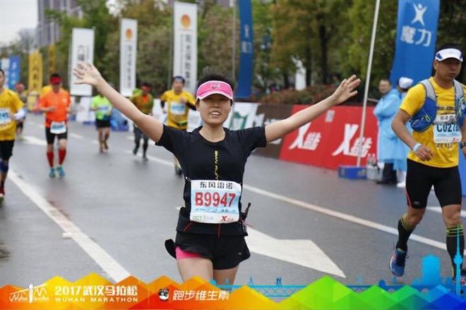 雨中汉马，每一步都是超越