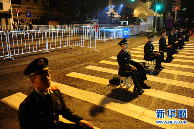 “汉马”许你三生三世，“跑者”不离十里樱花