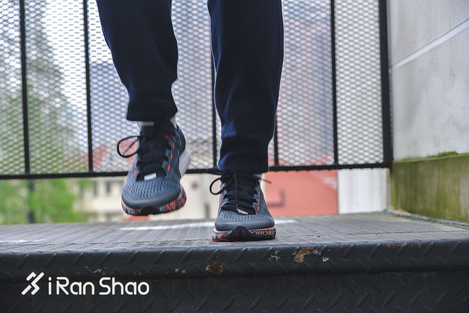 跑鞋 | UA SpeedForm Velociti RE 智能跑鞋能不能跑？