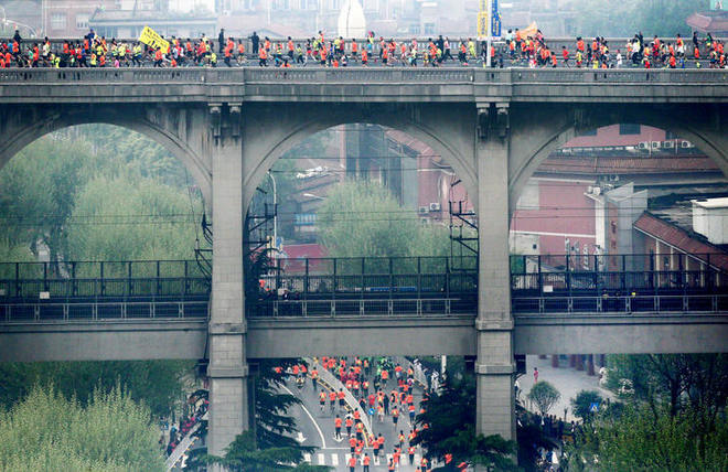 就算大雨倾城，亦赴汉马之约