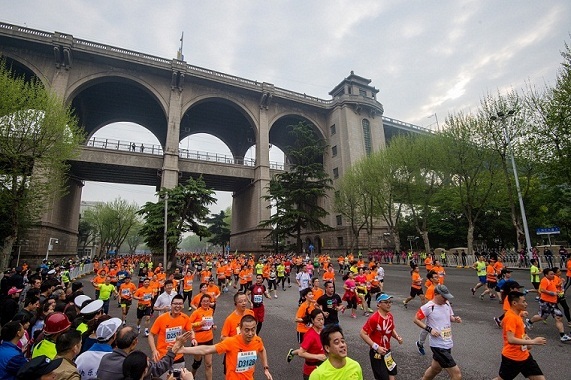 就算大雨倾城，亦赴汉马之约