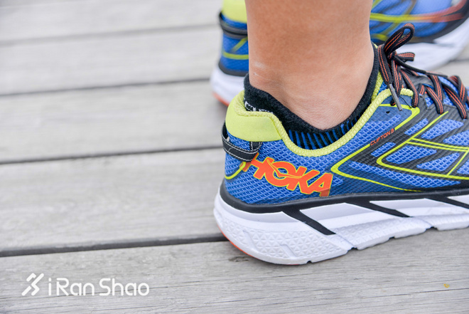 跑鞋 | HOKA ONE ONE Clifton 3 踩着厚底飞翔