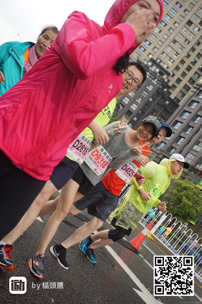 【因为一个人，爱上一座城】  记2017武汉马拉松