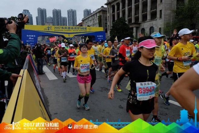 雨中汉马，每一步都是超越