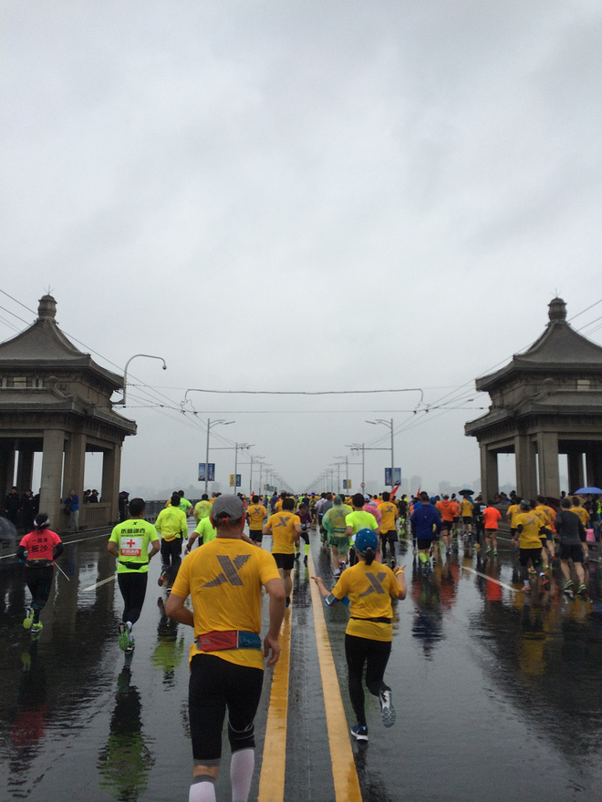 2017汉马之行：一场在雨中坚持的洗礼